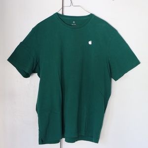 Apple store Tee green